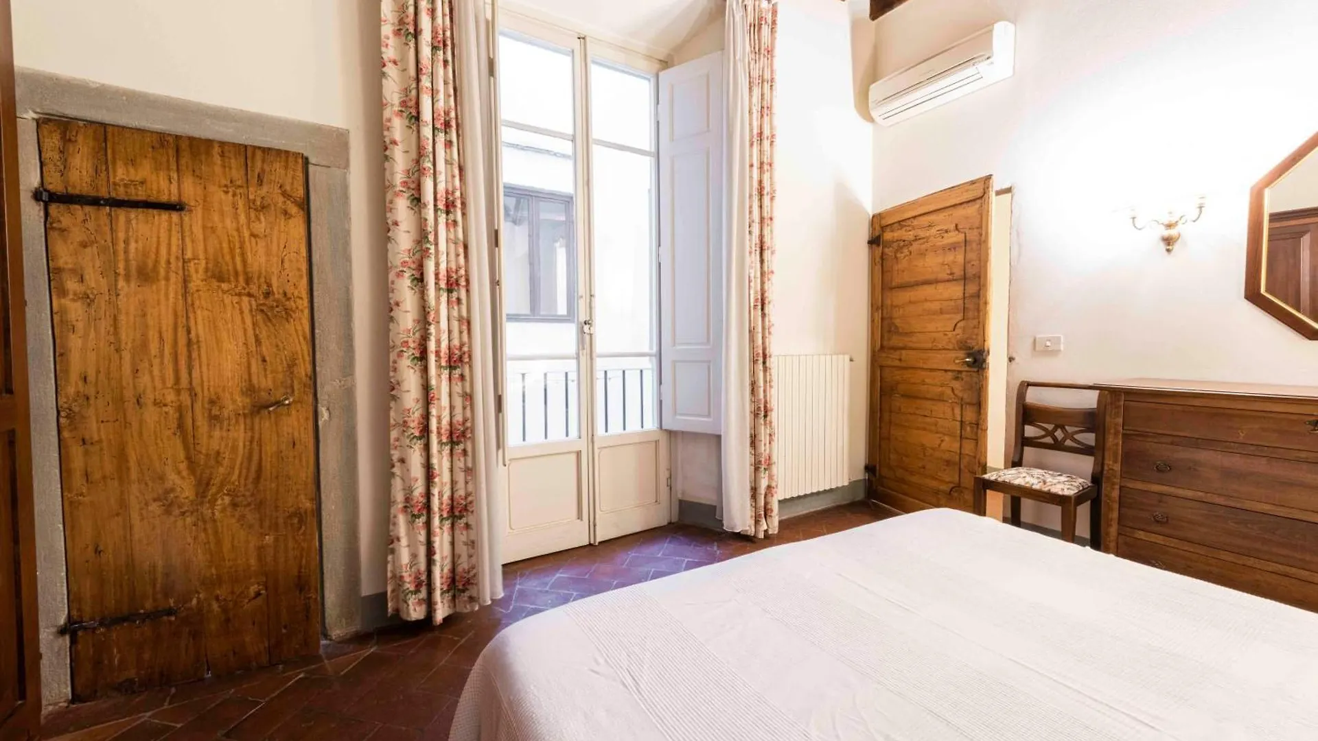 Borgo Allegri Palace By Mmega Florence Apartment